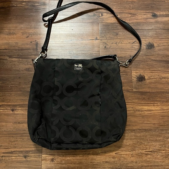 Coach Signature Black Shoulder Bag - Picture 1 of 9